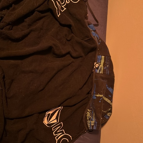 Volcom zip-up hoodie - Picture 4 of 4